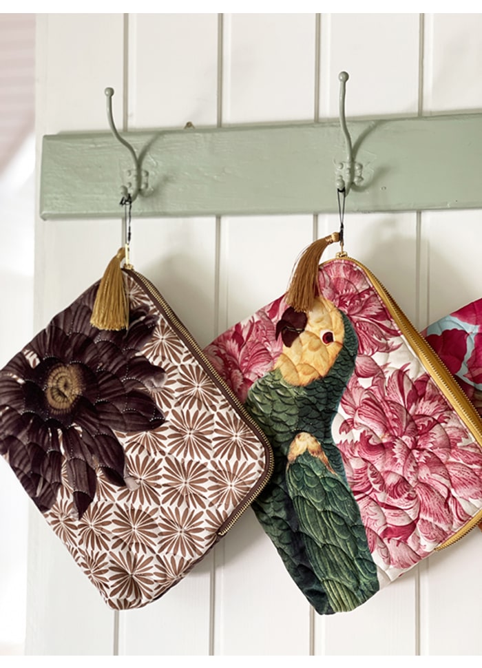 Makeup/IPAD/computer mini bag - VanillaFly