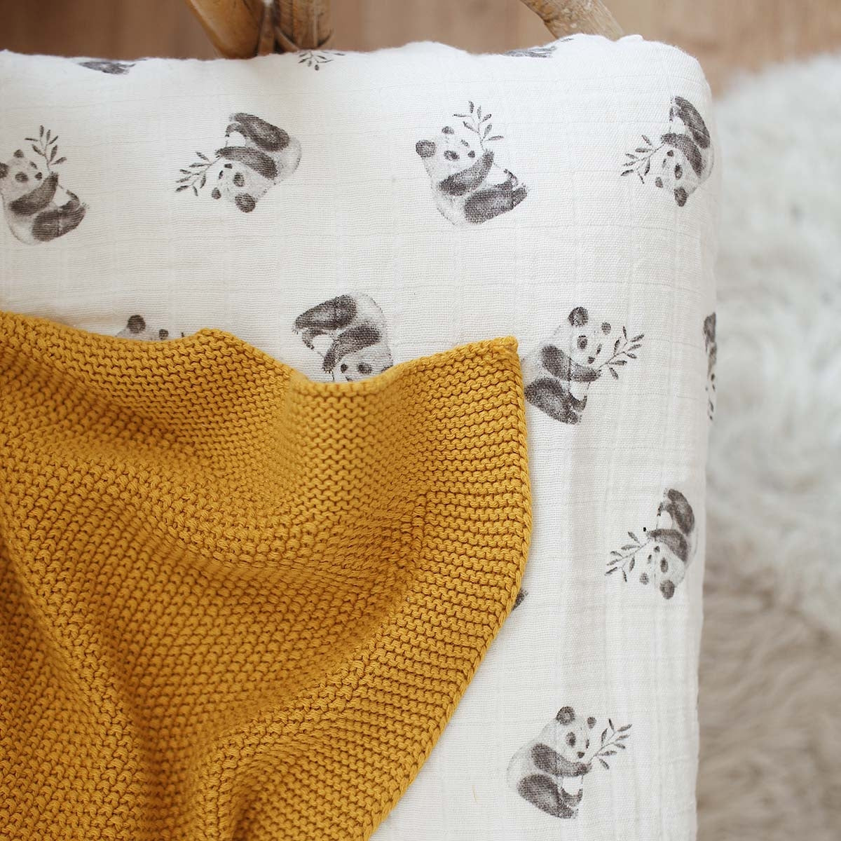 BOU BLANKET - Rose in April